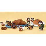 Decole Concombre Figurine - Yamaneko Bakery - Cat With Pretzel