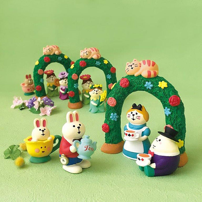 Decole Concombre Figurine - Alice In Wonderland - Dozing Cat Flower Gate