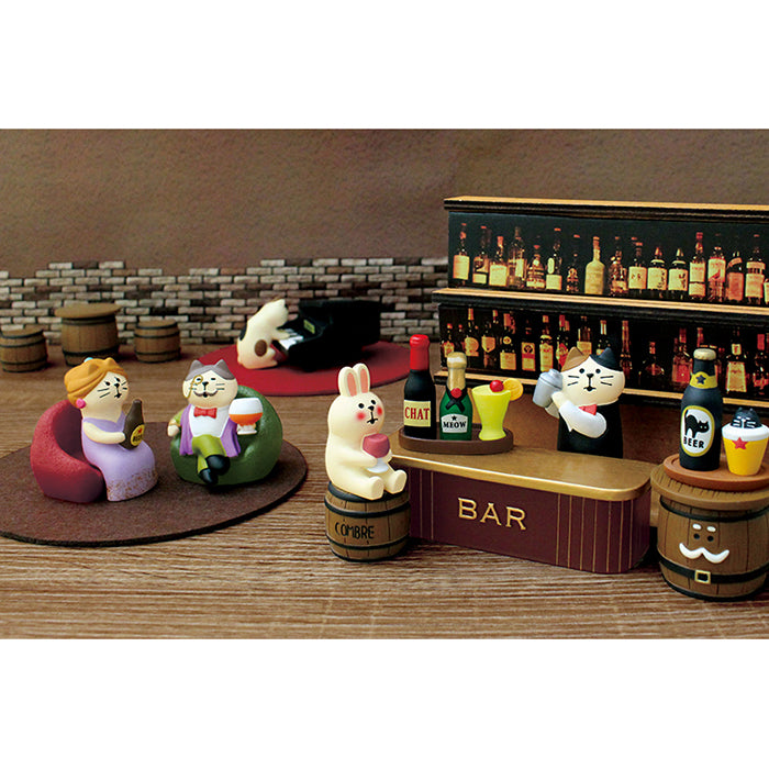Decole Concombre Figurine - Calico Cat Bar - Mama San Cat