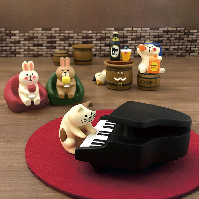 Decole Concombre Figurine - Calico Cat Bar - Grand Piano