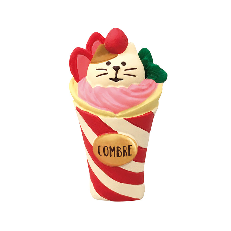 Decole Concombre Figurine - Christmas Party - Strawberry Crepe